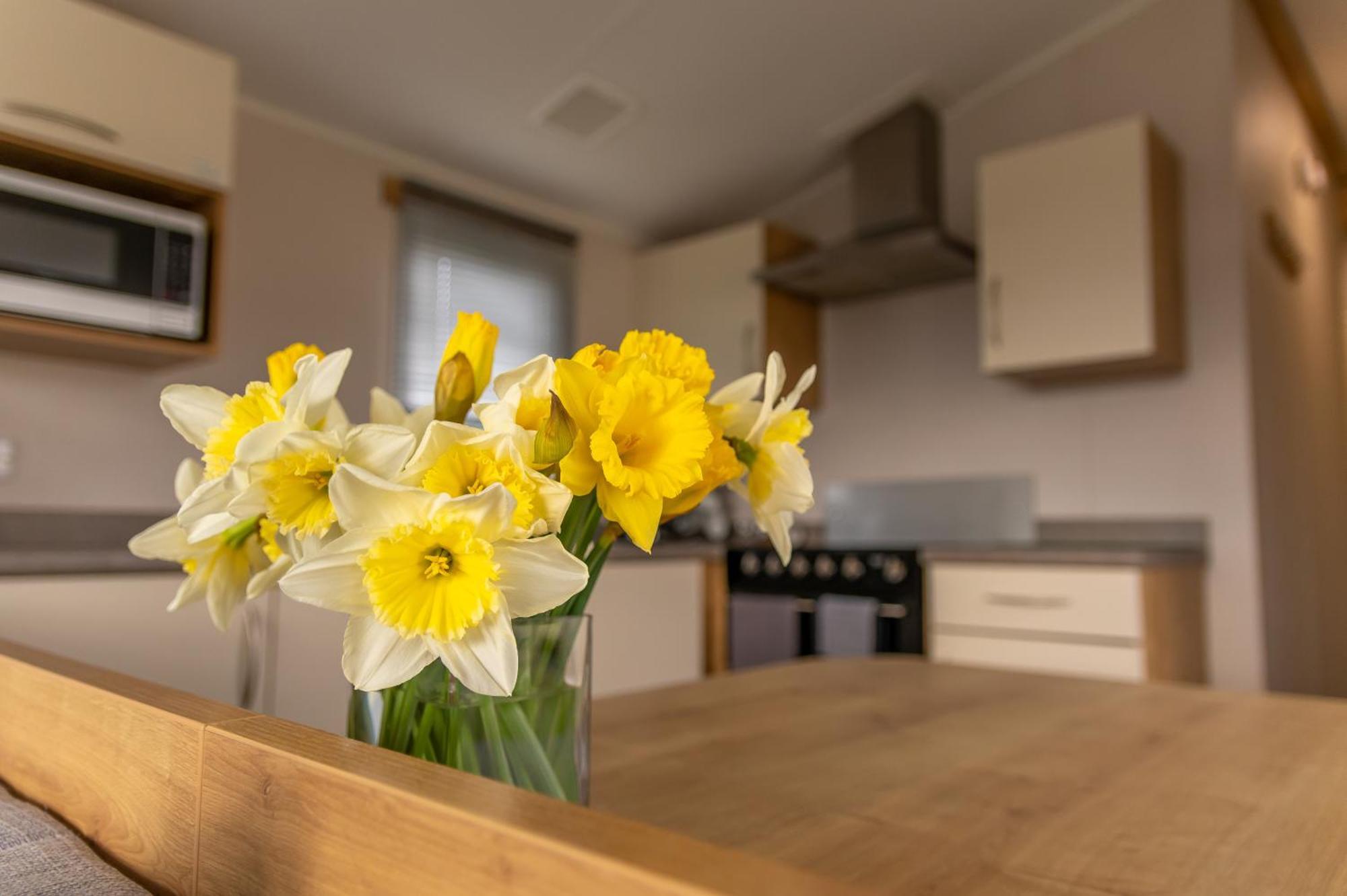 64 Lancaster The Lazy Willow 3 Bedroom Hot Tub Caravan Tattershall Lakes Exterior foto
