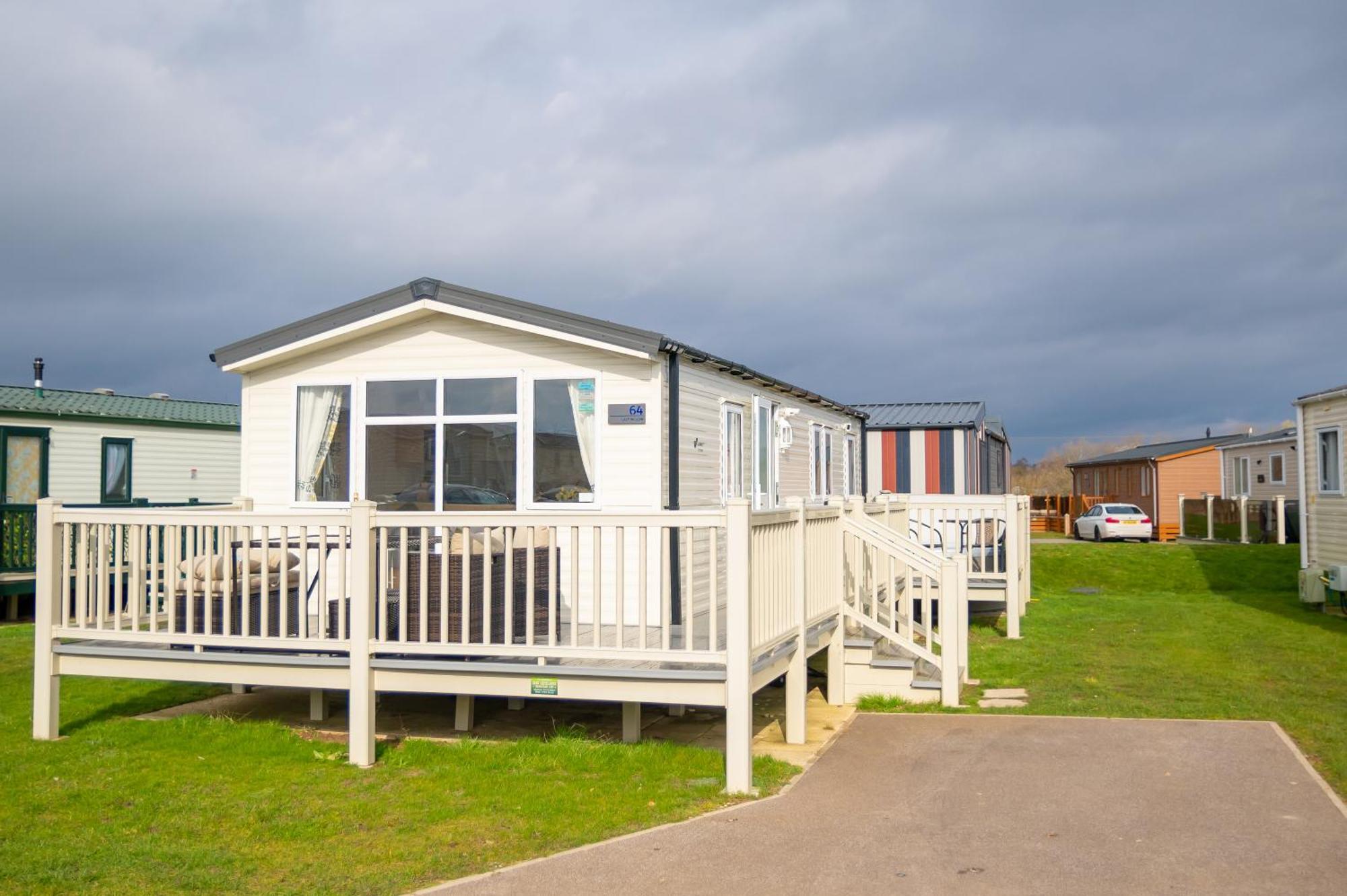 64 Lancaster The Lazy Willow 3 Bedroom Hot Tub Caravan Tattershall Lakes Exterior foto